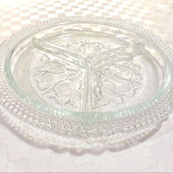 Pressed Glass 8.5 inch Divided Round Relish Dish - Picture 5 of 9